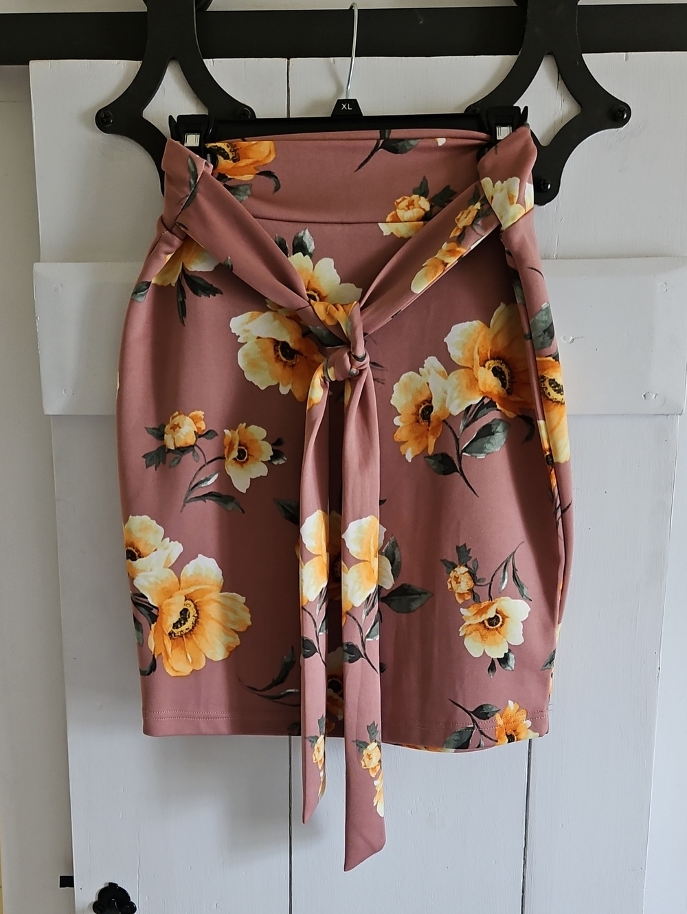Active USA Mauve Floral Tie-Front Pencil Skirt